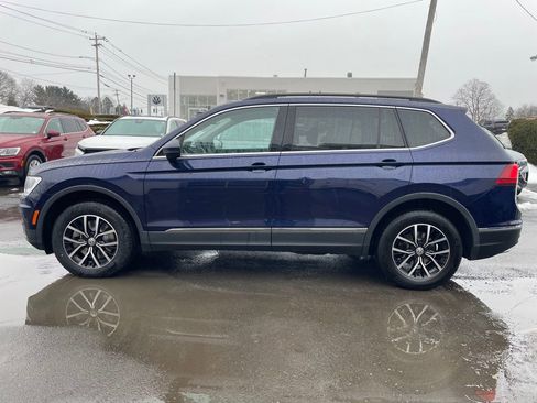 Used 2021 Volkswagen Tiguan SE w/ Panoramic Sunroof Package image 3
