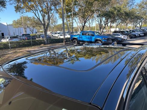 Used 2024 Jeep Wagoneer Launch Edition image 22