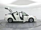 Used 2017 Toyota Prius Three image 4
