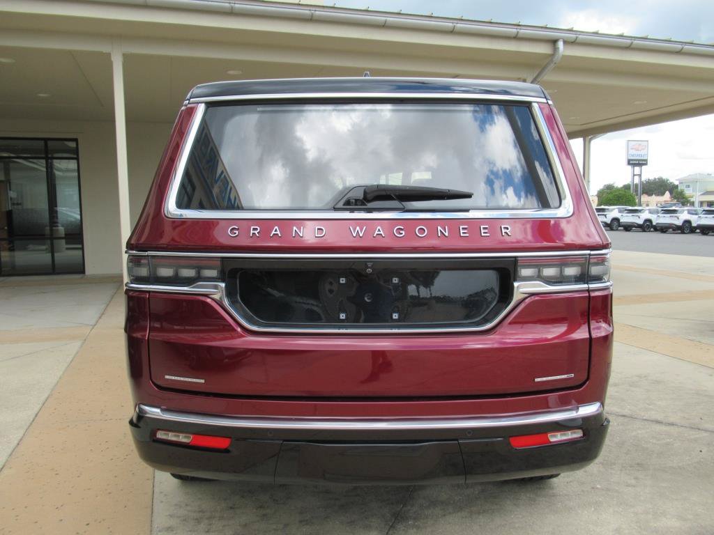 Used 2023 Jeep Grand Wagoneer Series III AWD/4WD image 5