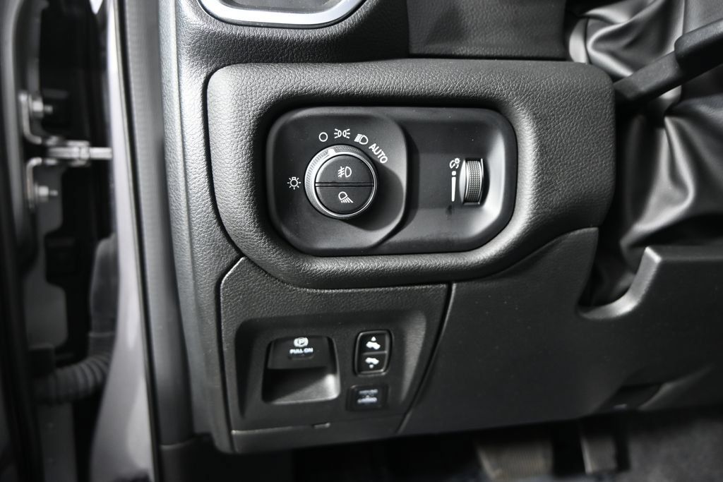 Used 2025 RAM 1500 Big Horn AWD/4WD image 23