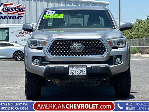 Used 2019 Toyota Tacoma TRD Off-Road AWD/4WD image 9