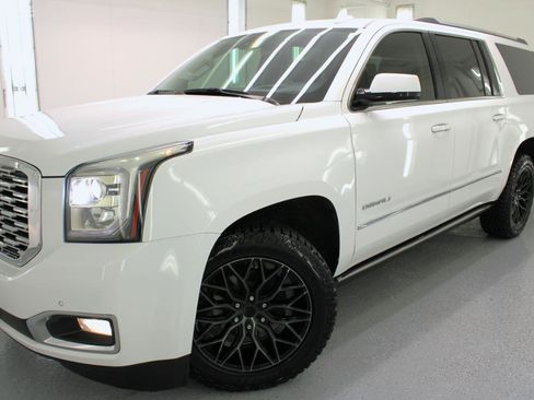Used 2020 GMC Yukon XL Denali w/ Denali Ultimate Package image 13