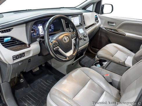 Used 2016 Toyota Sienna XLE w/ XLE Navigation Package AWD/4WD image 14