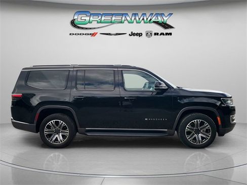 Used 2022 Jeep Wagoneer Series III w/ Flexible Seating Group image 4