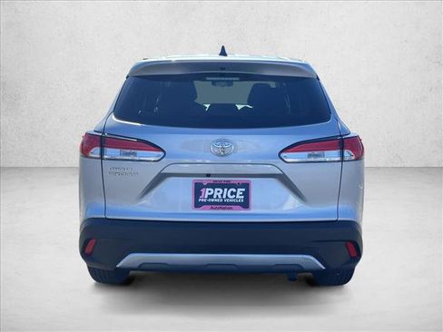 Used 2024 Toyota Corolla Cross L image 6