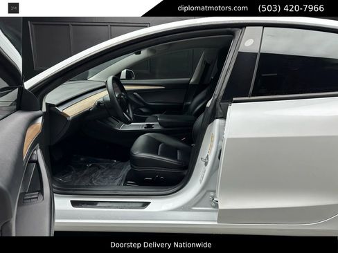 Used 2022 Tesla Model 3 Long Range image 17