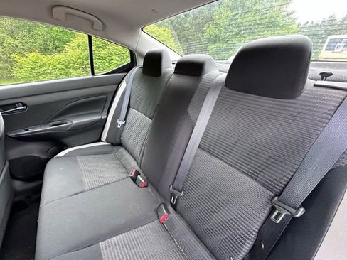 Used 2020 Nissan Versa SV FWD image 10