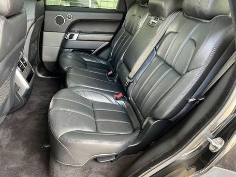 Used 2017 Land Rover Range Rover Sport SE image 33