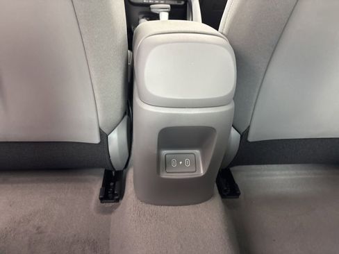 New 2026 Hyundai Elantra Sport FWD image 27