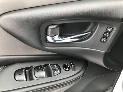 Used 2023 Nissan Murano SL image 17