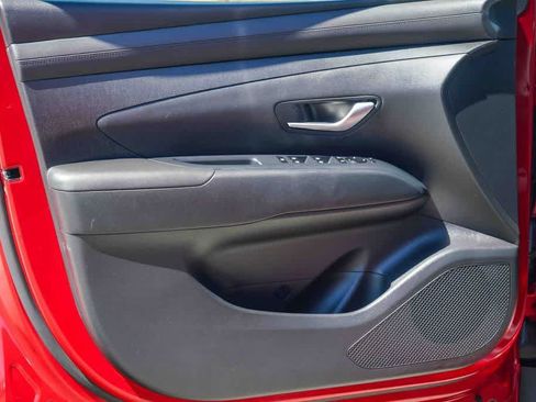Used 2025 Hyundai Tucson SEL FWD image 14