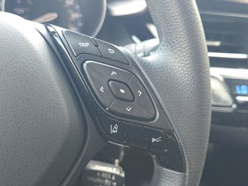 Used 2021 Toyota C-HR LE FWD image 34