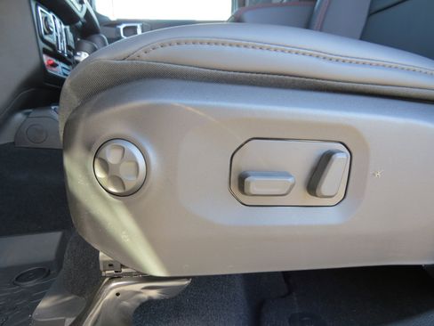 New 2025 Jeep Gladiator Rubicon image 21