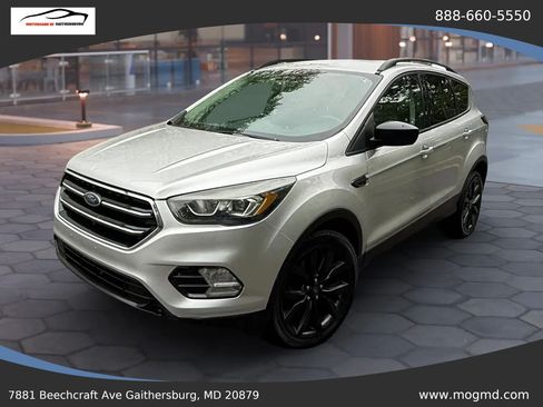 Used 2018 Ford Escape SE w/ SE Sport Appearance Package AWD/4WD image 2