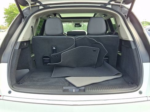 Used 2023 Acura MDX SH-AWD image 32