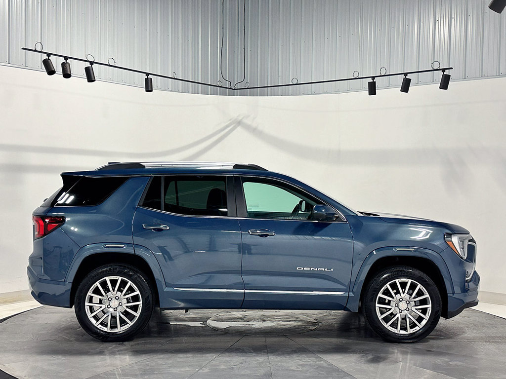 Used 2026 GMC Terrain Denali AWD/4WD image 10