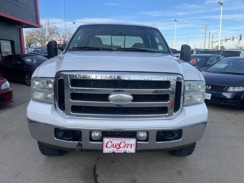 Used 2006 Ford F350 Lariat image 2