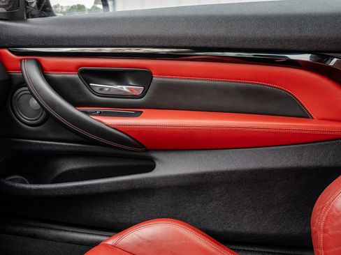 Used 2015 BMW M4 Coupe w/ Executive Package image 23