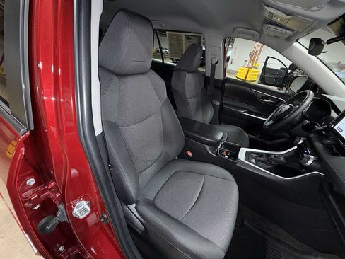 Used 2023 Toyota RAV4 XLE FWD image 16