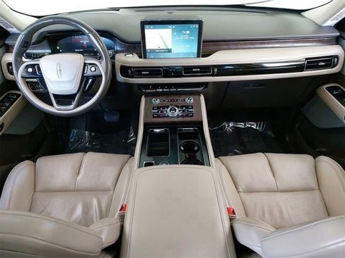 Used 2020 Lincoln Aviator Reserve w/ Equipment Group 202A image 9