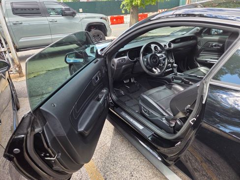 Used 2019 Ford Mustang GT Premium w/ GT Performance Package RWD image 7