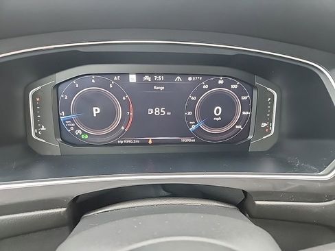 Certified 2024 Volkswagen Tiguan SEL R-Line image 15