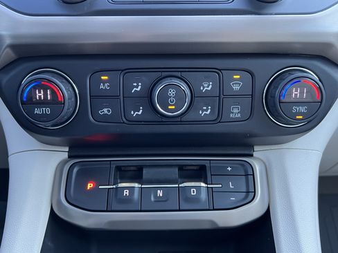 Used 2021 GMC Acadia Denali w/ Denali Technology Package image 29