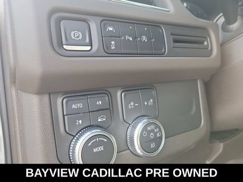 Used 2023 GMC Yukon SLT AWD/4WD image 29