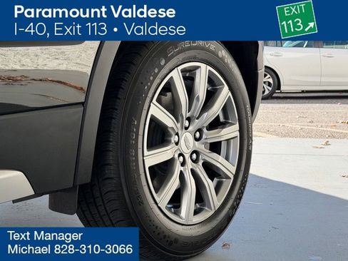 Used 2023 Cadillac XT4 Premium Luxury image 28