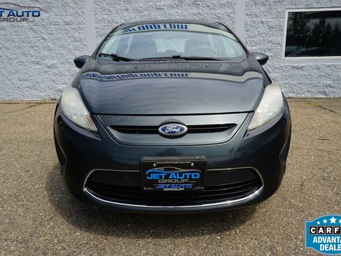 Used 2011 Ford Fiesta SE FWD image 2