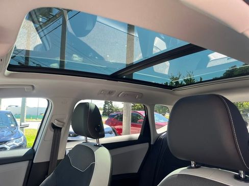 New 2025 Volkswagen Taos SE image 15