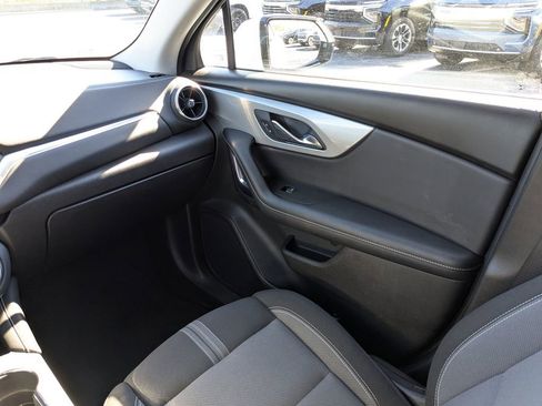 Used 2025 Chevrolet Blazer LT image 18