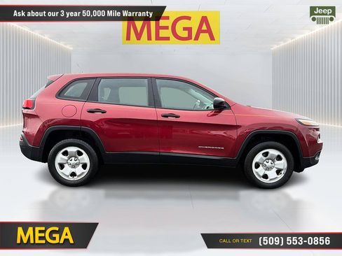Used 2016 Jeep Cherokee Sport FWD image 5