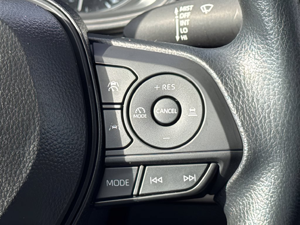 Used 2025 Toyota Corolla LE w/ LE Premium Package FWD image 15