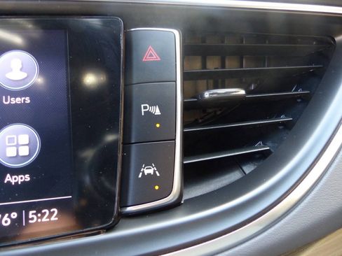Used 2023 Buick Enclave Essence AWD/4WD image 32