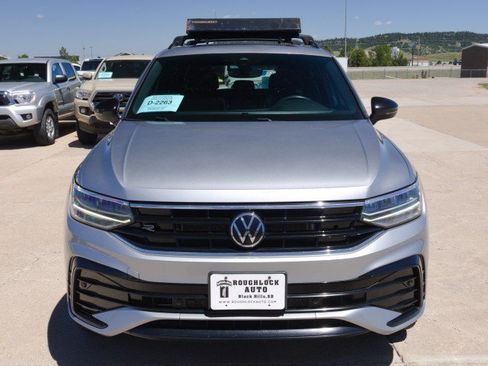 Used 2022 Volkswagen Tiguan SE R-Line AWD/4WD image 6