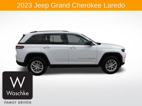 Used 2023 Jeep Grand Cherokee Laredo w/ Luxury Tech Group I AWD/4WD image 9
