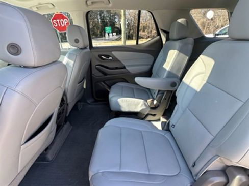 Used 2021 Chevrolet Traverse Premier image 18