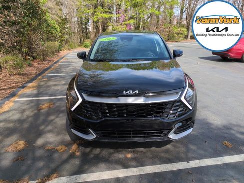 Used 2023 Kia Sportage EX image 2