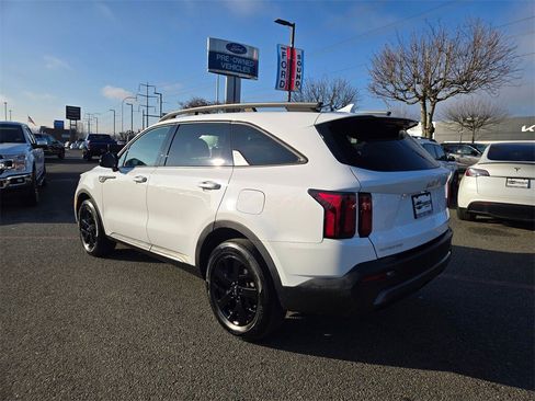 Used 2023 Kia Sorento S w/ Panoramic Sunroof Package image 7