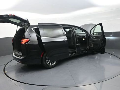 New 2026 Chrysler Pacifica Limited FWD image 34