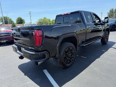 Used 2024 GMC Sierra 2500 Denali Ultimate AWD/4WD image 5