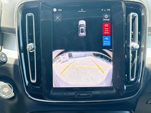 Used 2024 Volvo XC40 B5 Core AWD/4WD image 15