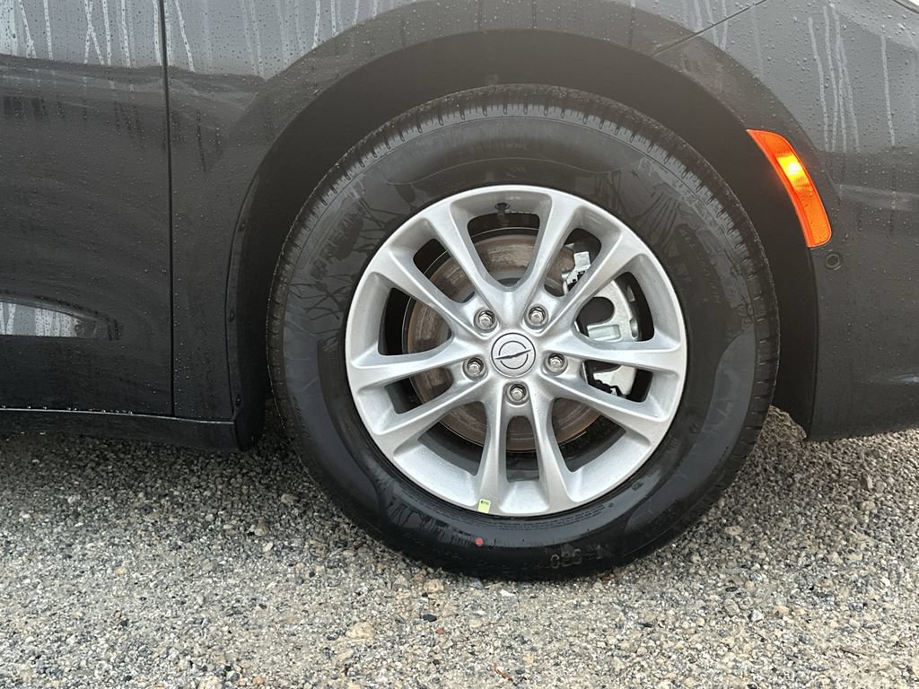 New 2026 Chrysler Pacifica Select FWD image 12