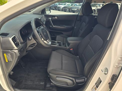 Used 2022 Kia Sportage LX FWD image 12