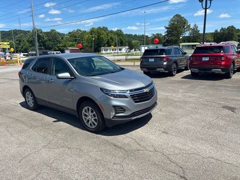 Used 2024 Chevrolet Equinox LT AWD/4WD image 2