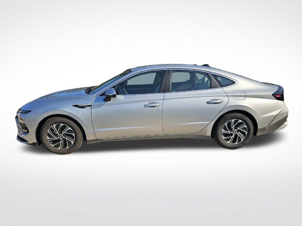 Certified 2026 Hyundai Sonata Blue FWD image 12