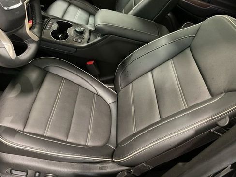 Used 2023 GMC Acadia Denali image 11