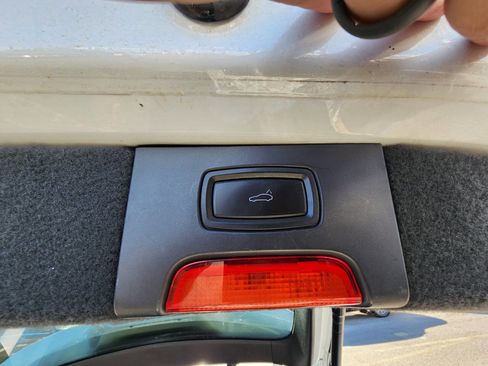 Used 2014 Porsche Cayenne Platinum Edition image 28